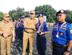 Didampingi Wakil, Wali Kota Bekasi Pimpin Apel Pertama