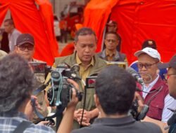 Wali Kota Bekasi Tinjau Banjir di  Pondok Gede Permai