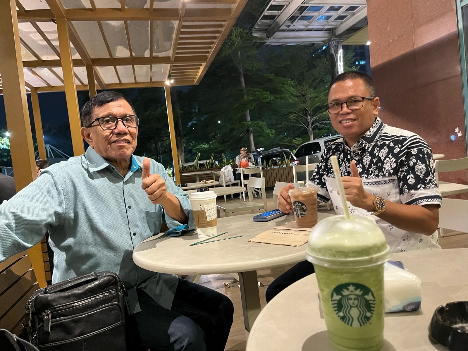 Caption: Ketua umum PWI Pusat Hendry Ch bangun, bersama bendahara Kepri Ady Indra Pawennari