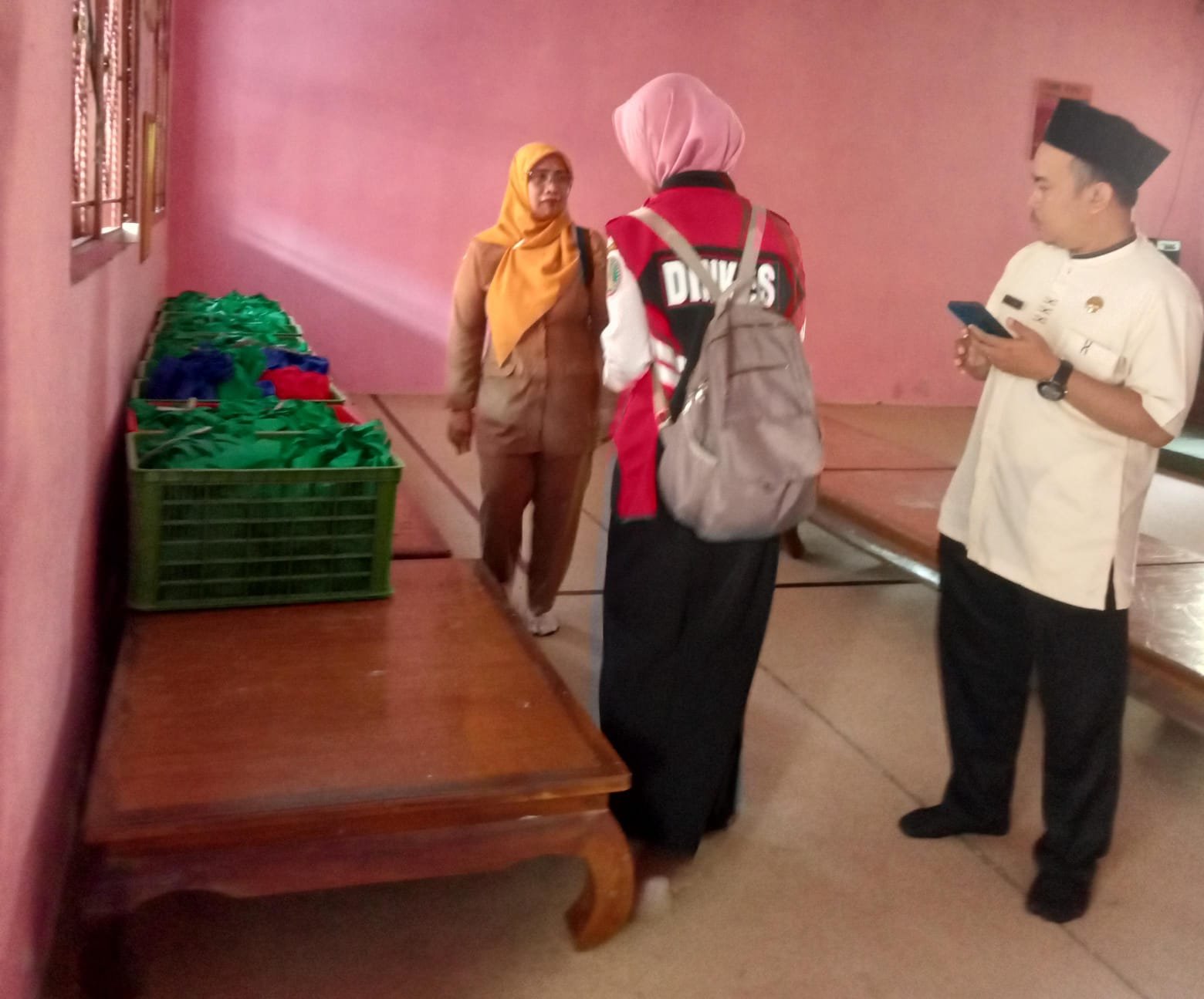 Dinas Kesehatan Memantau Pemberian MBG yang Akan Diberikan kepada Siswa SMPN 4 Pasuruan