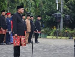 Peringati HUT ke-28 Kota Bekasi, Tri Adhianto dan Haris Bobihoe Sumbangkan Gaji Pertamanya