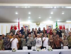 Wali Kota Bekasi Hadiri Rapat Koordinasi Sekolah Rakyat