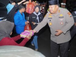 Bersama Mahasiswa Polres Pasuruan Gelar Sahur on The Road