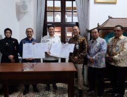 Bupati Subandi Teken MoU dengan BPJS Ketenagakerjaan