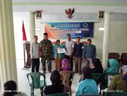 Koramil Lumbang Dampingi Penyaluran BLT-DD Pada Warga