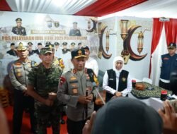 Tinjau Arus Mudik di Rest Area Ngawi Kapolda Jatim Imbau Pemudik Istirahat