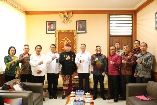 Perkuat Sinergi Pelayanan Hukum, Kakanwil Kemenkum Bali Terima Kunjungan Anggota DPD RI