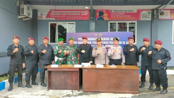Gandeng TNI-Polri Sikat Halinar, Lapas Jember Gelar Razia Pemasyarakatan Bersih-bersih