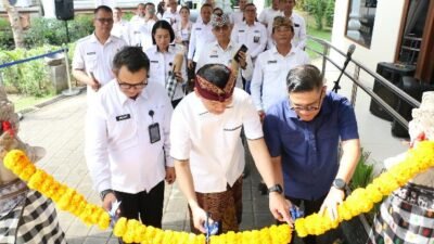 Tingkatkan Kualitas Layanan Publik, Kakanwil Kemenkum Bali Resmikan Layanan Terpadu Bersama
