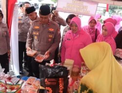 Polres Pasuruan Gelar Pasar Murah, Warga Antusias Berbelanja