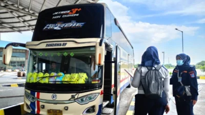 Mulai Senin ini, Terminal Pulo Gebang Sebut Tiket Bus Naik 30 Persen