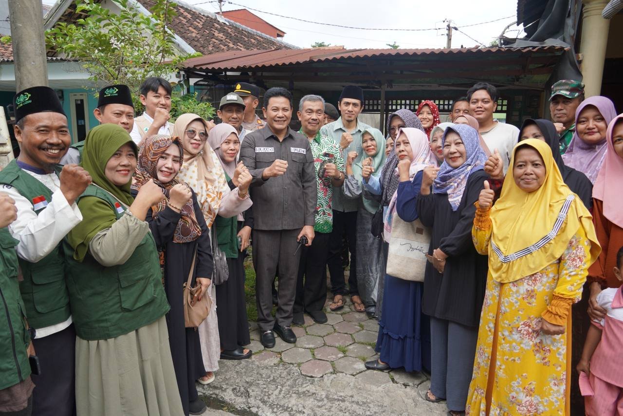 Bupati Sidoarjo Subandi Tinjau RTLH di Masangan Wetan