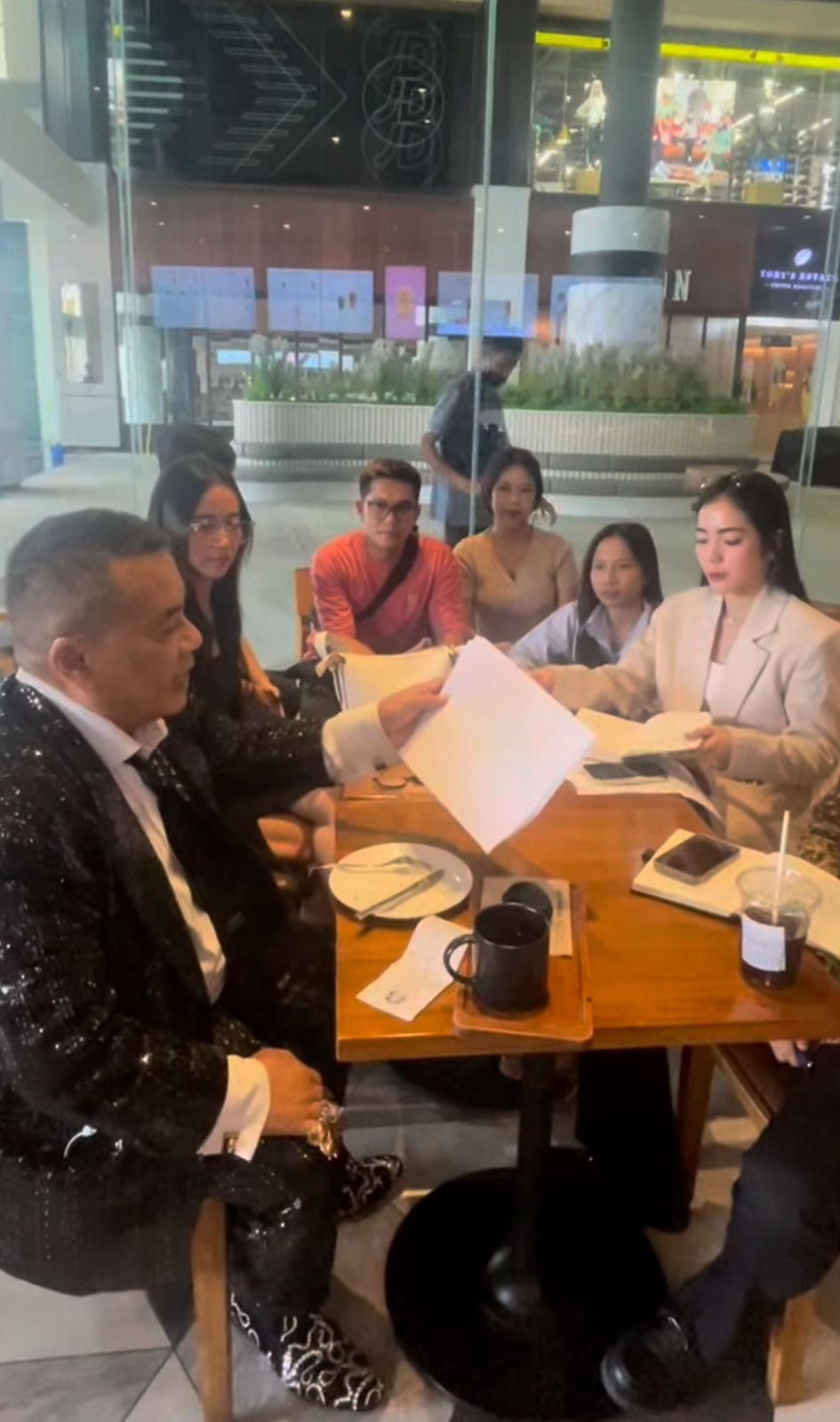 Wali Kota Bekasi Tuntaskan Kasus PHK Karyawan Resto di Galaxy