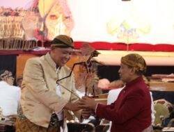Wali Kota Bekasi Apresiasi Pagelaran Wayang Kulit Modern