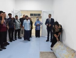 Sidak RSUD Sibar, Wabup Sidoarjo Jumpai Pengerjaan Lantai IGD Mengecewakan