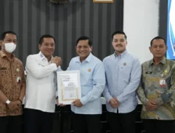 Kajari Karawang Berhasil Masukan Uang ke Kas Daerah