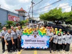 Peduli, Lapas Jember Berbagi Kebahagiaan dengan Penarik Becak