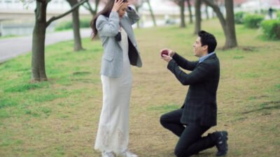 Luna Maya Resmi Dilamar Maxime Bouttier Saat Liburan di Jepang