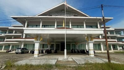 Ketua DPRD Pesibar Kunjungi Balita Stunting