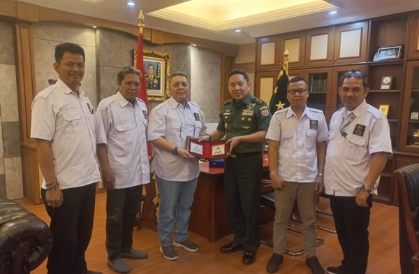 Kolaborasi Visioner: AMKI dan Pushubad Bahas Komunikasi Era Digital