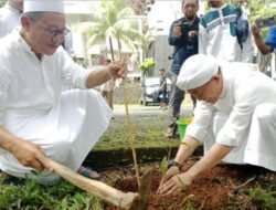 Yayasan Majelis Azzikra-EcoMasjid Tanam 20 Ribu Pohon di Bogor
