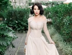 Heboh, Ari Lasso Gandeng Wanita di Pernikahan Luna Maya