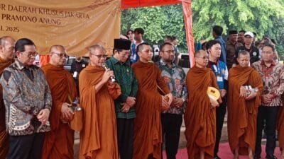 Gema Waisak Pindapata Nasional 2025: Menag Nasaruddin Umar Serukan Harmoni dan Toleransi