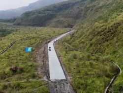 Pemkab Kediri Gelontorkan Rp 650 Juta Bangun Jalan ke Kawah Gunung Kelud, Pariwisata Kian Bergeliat!