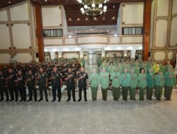 Potong Tumpeng Tandai HUT Persit ke-79 di Kodam Brawijaya