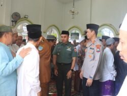 Dandim Probolinggo Letkol Arh Iwan Hermaya Purnawan Takziah