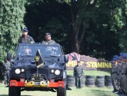 Kalemdiklat Polri Pimpin Penutupan Dikbangspes Dasar Brimob Mahasiswa STIK Angkatan 83 TA 2025 di Watukosek