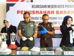 Dandim Probolinggo ikut Lakukan Pemusnahan Barang Bukti