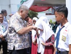 Bupati Asahan Serahkan BPJS Kesehatan Gratis dan KIP Kepada Masyarakat di 4 Kecamatan
