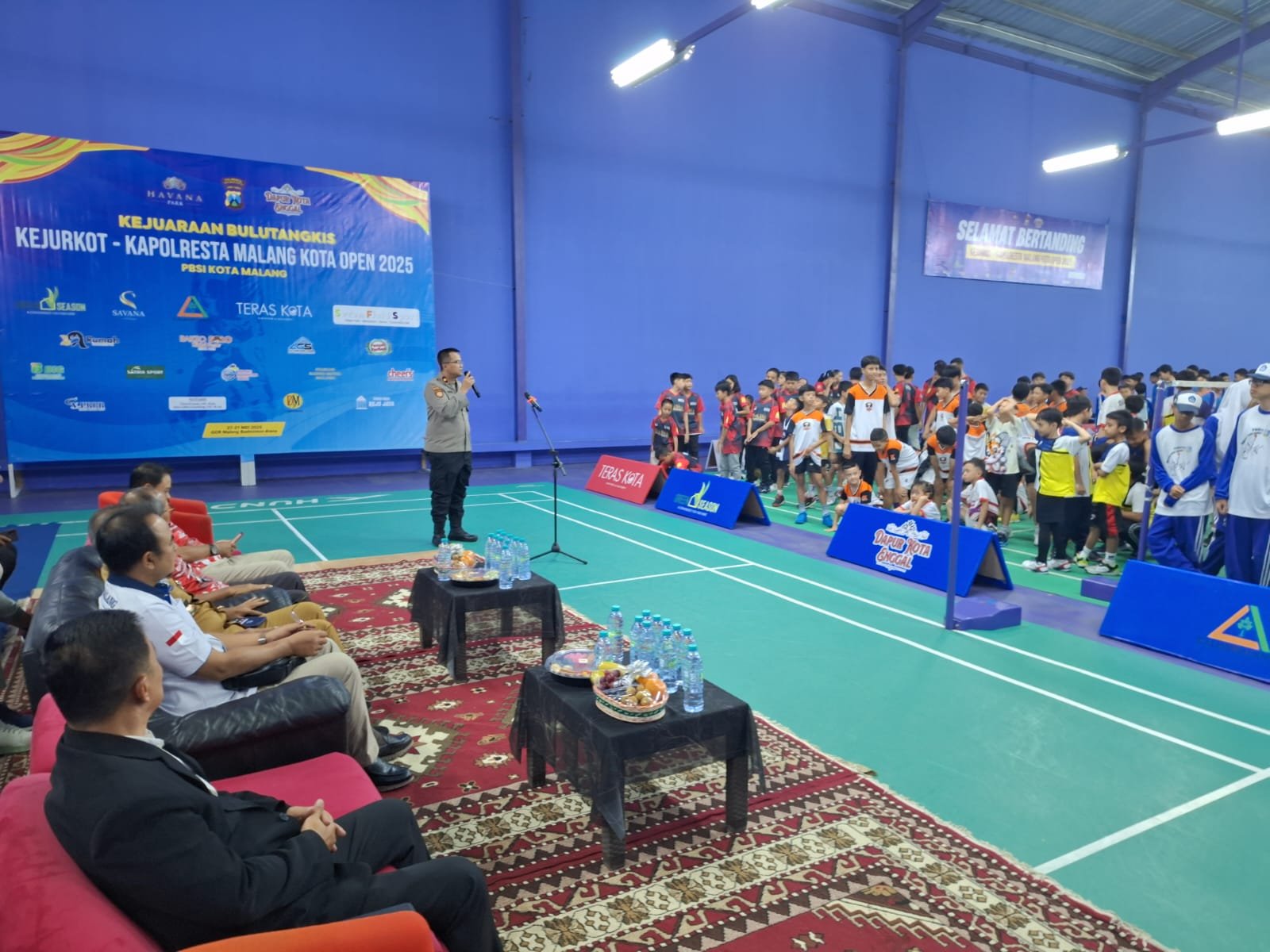 Kapolresta Malang Kota saat Pembukaan Kejuaraan Bulutangkis Kota Malang Open 2025