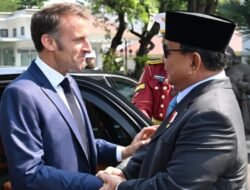 Presiden Emmanuel Macron Disambut Meriah di Istana Merdeka