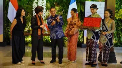 Fadli Zon Sambut Menbud Prancis dan Resmikan Borobudur Cultural Center