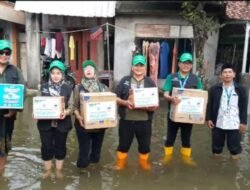 Ketum PDBN Beri Sembako Ringankan Korban Banjir Demak