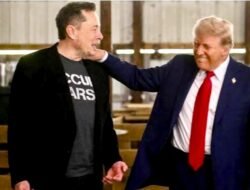 Ketika Ego Elon Musk dan Donald Trump Mengguncang Industri Antariksa