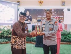 Kunjungi SMADATARA, Kapolda Jatim : Negara Maju adalah Negara yang Diisi Generasi Disiplin dan Berkarakter