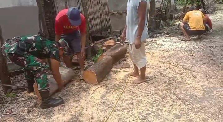 kerja bakti yang dilaksanakan di Desa Kerpangan, Kecamatan Leces