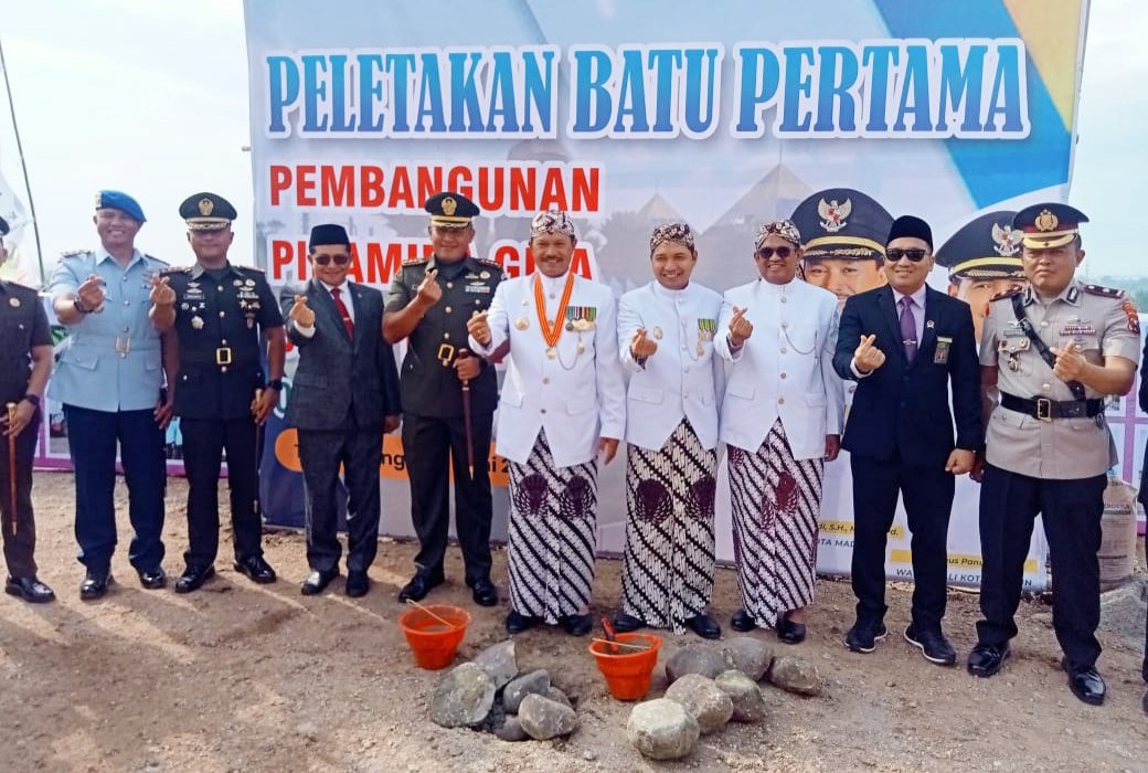 pembangunan Piramida Giza itu siap dimulai yang ditandai dengan peletakkan batu pertama oleh Walikota Madiun Maidi.