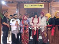 Nguri-uri Budaya Jawa, Wabup Sidoarjo Mimik Idayana Resmikan Tetenger Gubuk Praja Ananta Raya