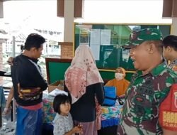 Babinsa Koramil Leces Bersama Polsek Leces Kompak Dukung Kesehatan Balita Lewat Komsos di Jorongan