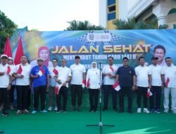 Pangdam Brawijaya Turut Serta Lepas Jalan Sehat 1 Muharram di Masjid Al-Akbar Surabaya