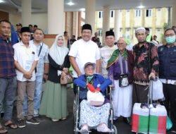Bupati Asahan Jemput 2 Jemaah Haji  Sakit di Embarkasi Medan