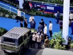 Prabowo Luncurkan Kendaraan Taktis Listrik di Indo Defence 2025