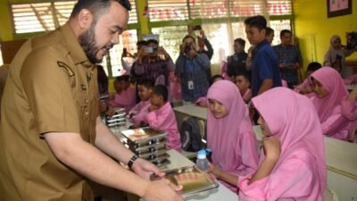 Pemkot Padang Resmikan Program MBG untuk Pelajar