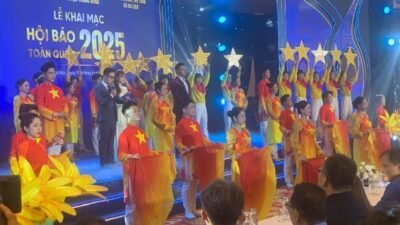 Satu Abad Pers Revolusioner Vietnam: Jurnalis adalah Prajurit Perubahan