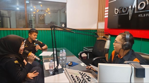 Rokok Ilegal Rugikan Negara, Bea Cukai Probolinggo Gencarkan Edukasi Lewat LPPL Bromo FM