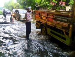 Hujan Deras Guyur Jakarta, Sejumlah Wilayah Terendam Banjir